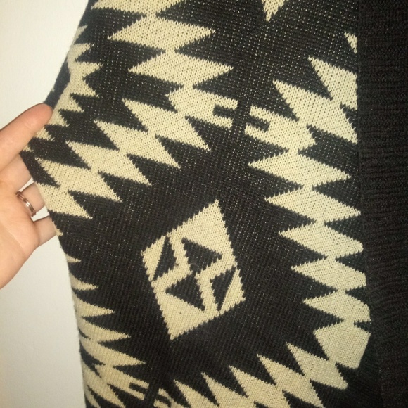 Aztec Print Sweater - Picture 3 of 5
